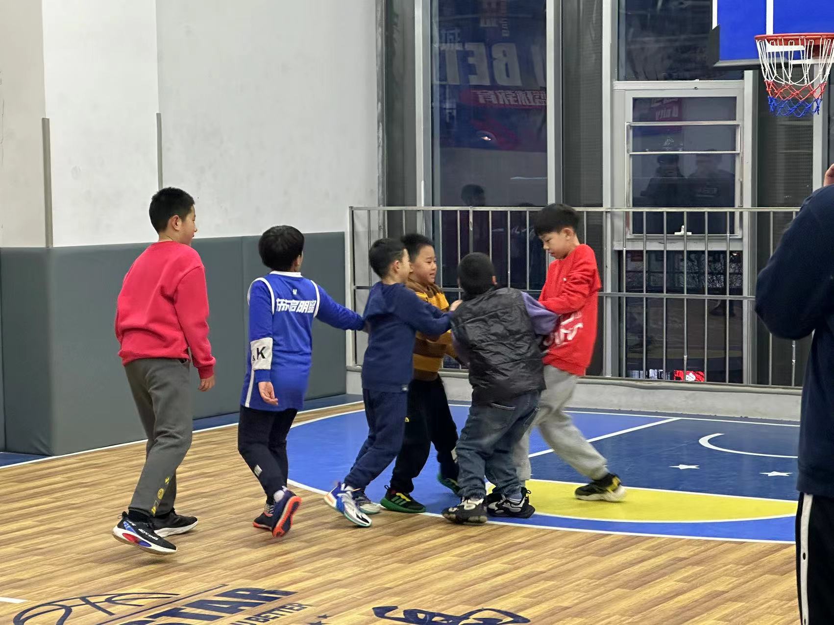 乐动体育直播-篮球锦标赛带动了球员们的训练热情
